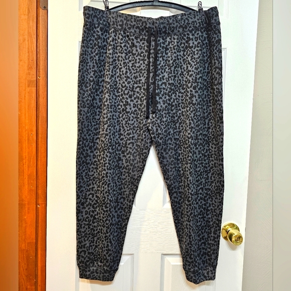 Everlast Gray Cheetah Print Jogger Sweat Pants Women's Size XL - Picture 3 of 10